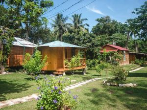 Phu Quoc Sen Lodge Bungalow Village