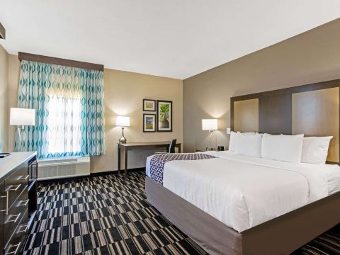 La Quinta Inn & Suites by Wyndham Sweetwater East