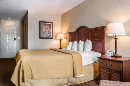Quality Inn Pittsburgh Airport