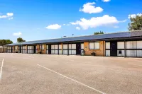 Comfort Inn & Suites Manhattan Hotels in Kilburn