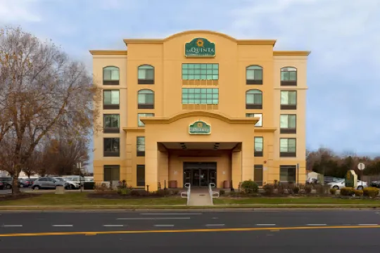 La Quinta Inn & Suites by Wyndham Garden City