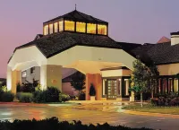 Days Inn & Suites by Wyndham St. Louis/Westport Plaza Hotels near Missouri Lottery Regional Office