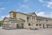 Super 8 by Wyndham Shelby Hotels in Shelby