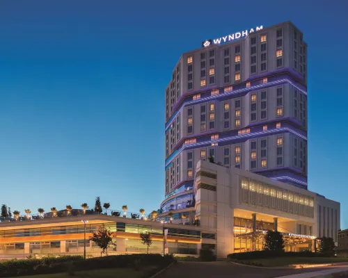 Wyndham Grand Istanbul Europe Hotels near Bagcilar