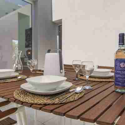 Villa Lionel (Al) in Herdade da Aroeira Dining/Meeting Rooms