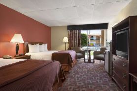 Howard Johnson by Wyndham Oklahoma City Airport/ Fairgrounds