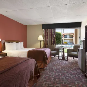Howard Johnson by Wyndham Oklahoma City Airport/ Fairgrounds Hotels near OKC Fair Park