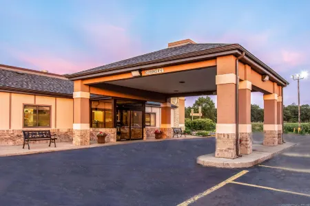 Country Inn & Suites by Radisson, Muskegon, MI Отели рядом с достопримечательностью «Беюкма Плейфилд»