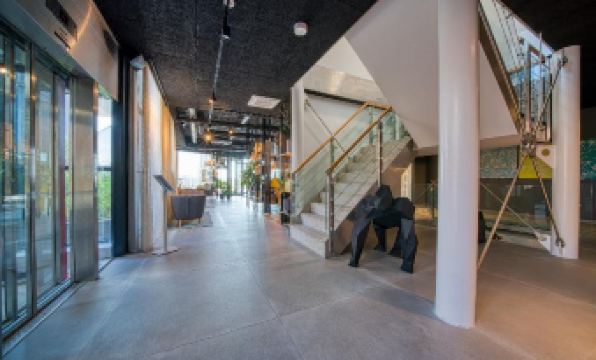 5. 나인티니 호텔 ..