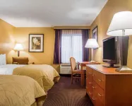 Clarion Hotel & Suites Riverfront - Wifi