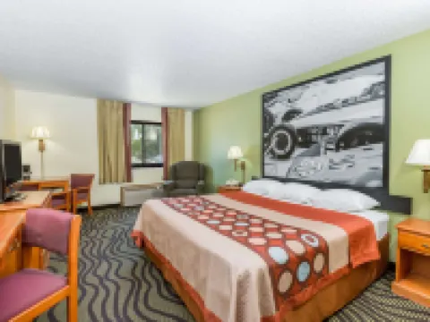 Super 8 by Wyndham Newton Hotels in Newton