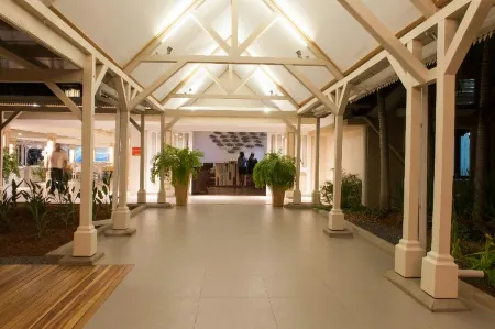 Villas Caroline Отели рядом с достопримечательностью «Флик ан Флак»