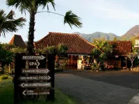 Kampung Lumbung Hotel dekat “22” Oleh-oleh khas Batu dan Malang, Keripik dll