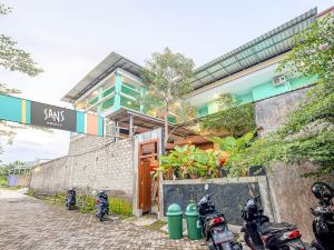 Sans Hotel Borobudur Banyuwangi