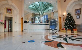 TOP Grand Continental Hotel