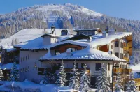Goldener Hirsch, Auberge Resorts Collection Hotel dekat Kimball Art Center