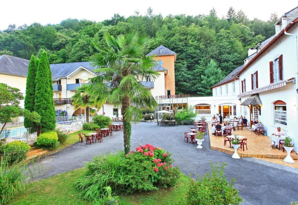 hotel overview picture