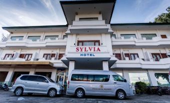 Sylvia Hotel Maumere