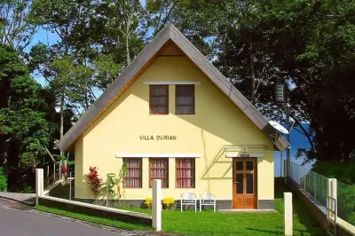Villa Durian Hotel dekat Bukit Beta Tuk-tuk