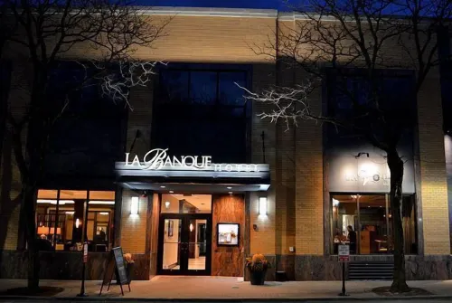 La Banque Hotel Hotels in Matteson