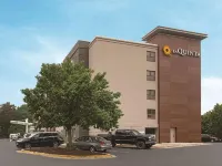 La Quinta Inn & Suites by Wyndham Baltimore BWI Airport