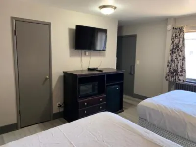 Stadium View Inn Отели рядом с достопримечательностью «Водопад вечного огня»