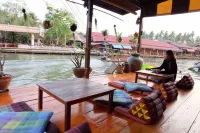 Baan Pitumata Amphawa Отели в г. Ампхава
