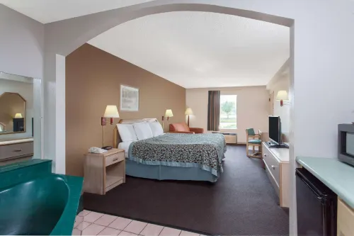 Quality Inn & Suites Decatur Priceville I-65