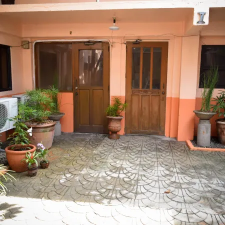 1st Street Park Apartelle