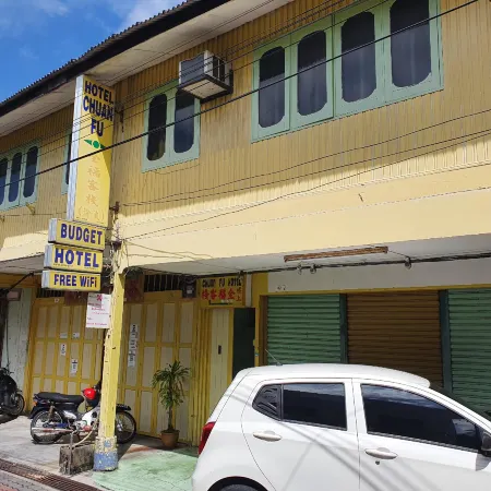 Chuan Full Hotel Pangkor Island Отели рядом с достопримечательностью «Священная скала»