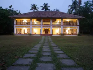 Windermere River House