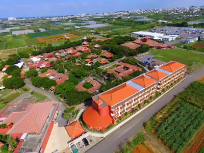 Hotel Murasakimura Hotel dekat Zanpa Beach