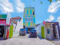 Super OYO Capital O 90336 Olive Guest House Hotel a Lakarsantri