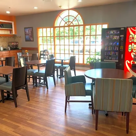 Guest House Inn Medical District Near Texas Tech Univ