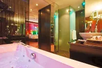 Savoy Hotel - Bathtub