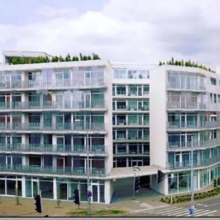 Parizs Garden Apartments