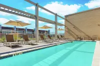 Hilton Garden Inn Washington DC/Georgetown Area - Pools