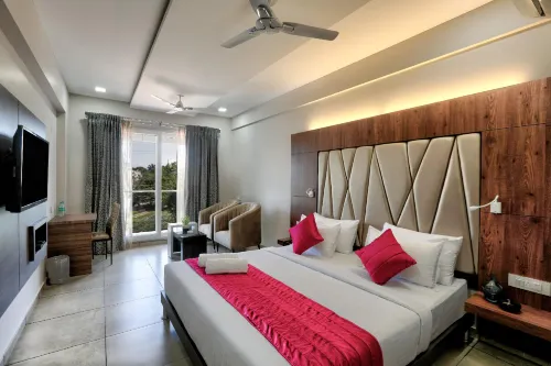 Lexus Inn