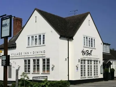 The Bell - Restaurant with Rooms Hôtels à : Fladbury