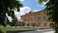 Domaine Saint-Roch Hotel Spa Hotels in Saint-Ilpize