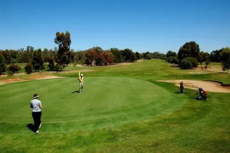 Charles Sturt Motor Inn Отели в г. Кобрам