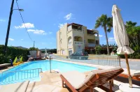 Thalassa Apartments - Swimmingpools