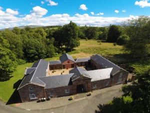 Loch Lomond Finnich Cottages