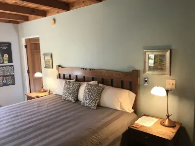 Bear Mountain Lodge Hotels near Encore