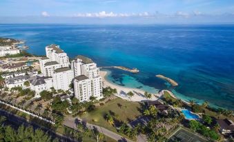 Nianna Coral Bay Luxurious Townhouse- 3