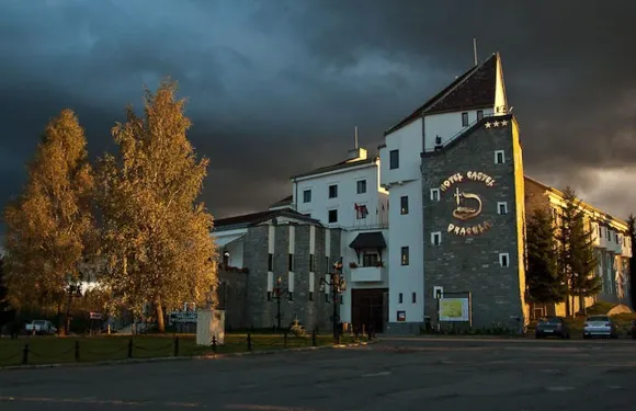 德古拉城堡酒店