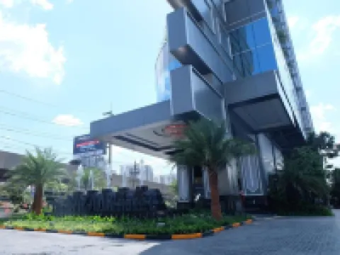 The Bazaar Hotel Bangkok - MRT Lat Phrao Ratchadapisek ワット ラートプラーオ周辺のホテル