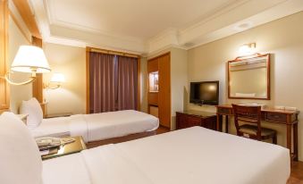4. SL HOTEL..