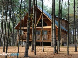 The Cabins at Pine Haven - Beckley