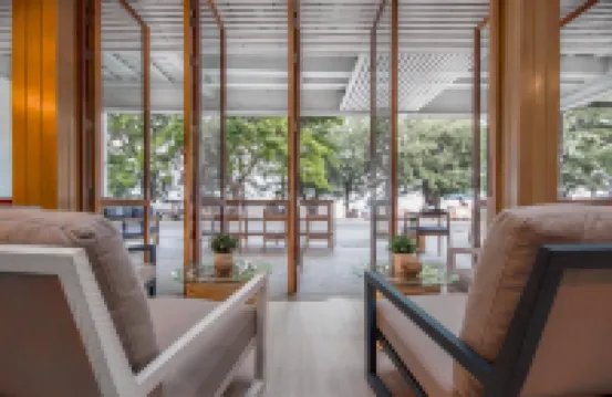 มีมี่แอนด์จิม โคลิฟวิ่ง สเปซ